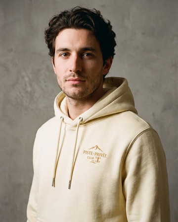 Alpes 1984 · Piste Privée Club · Le Sweat à capuche · détail fidèle du motif