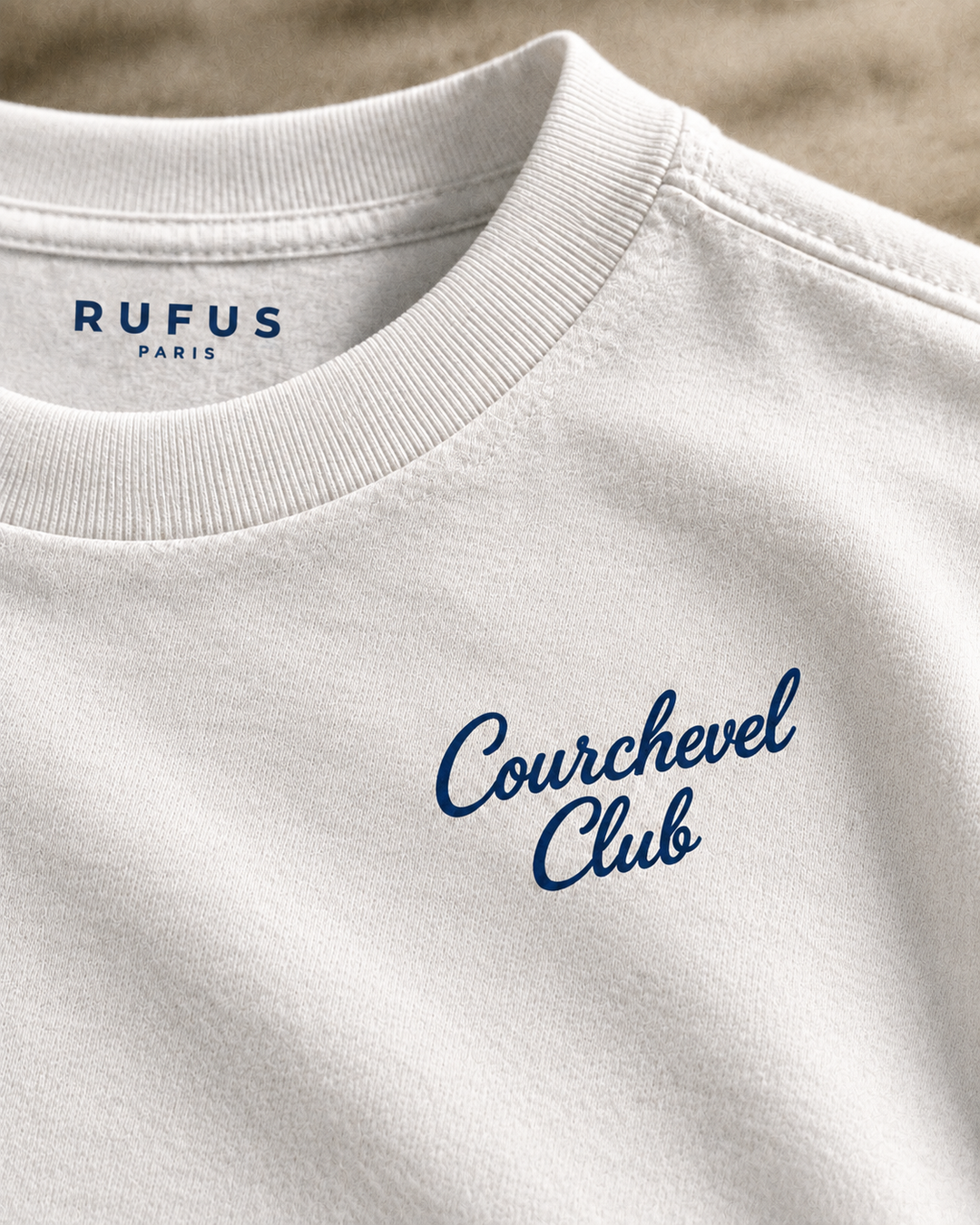Alpes 1984 · Courchevel Club · Le T-Shirt · macro coton, col et motif