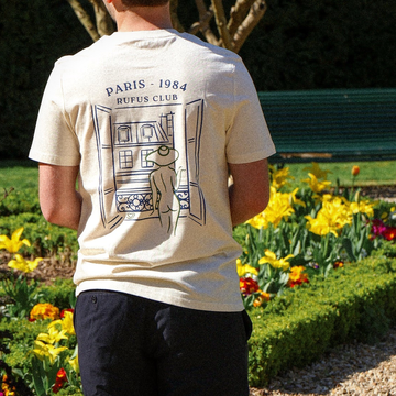 Paris 1984 · La Parisienne · Le T-Shirt · Écru · motif vert · dos · photo couleur 2026-09-30 · la-parisienne-tshirt-ecru-motif-vert-dos